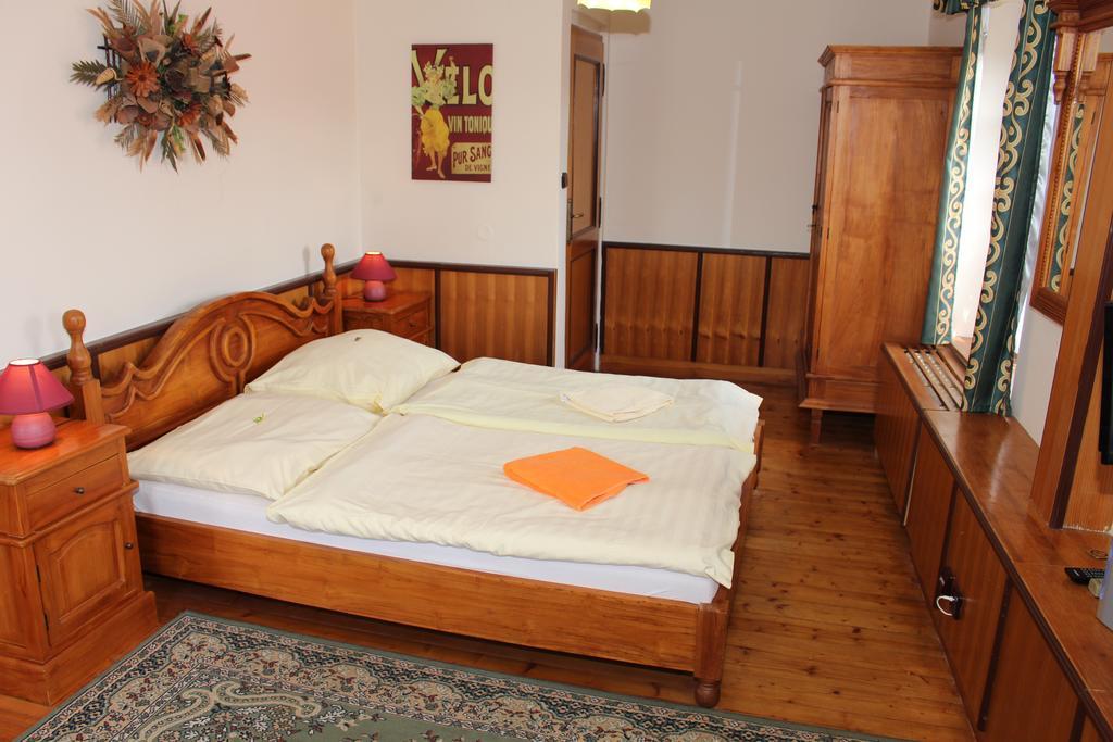 Penzion Kasper Cyklopenzion Jindřichův Hradec Habitación foto